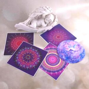 carte postale couleur violet mandala ange